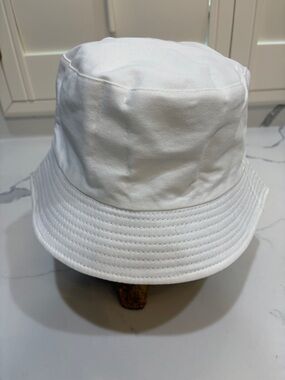 White bucket hat